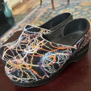 Dansko Knit Colorful Patterned Clogs Shoes SZ 37/6.5-7